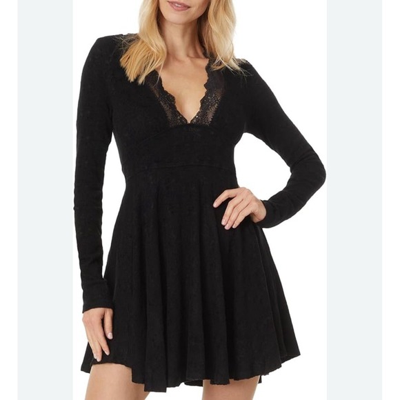 Free‎ People Women's All Yours Mini Dress Black Lace Detail Long Sleeve SMALL - Picture 1 of 15
